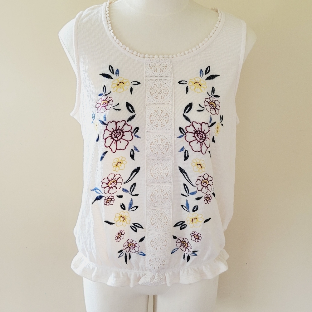 Live to be spoiled embroidered top size large
